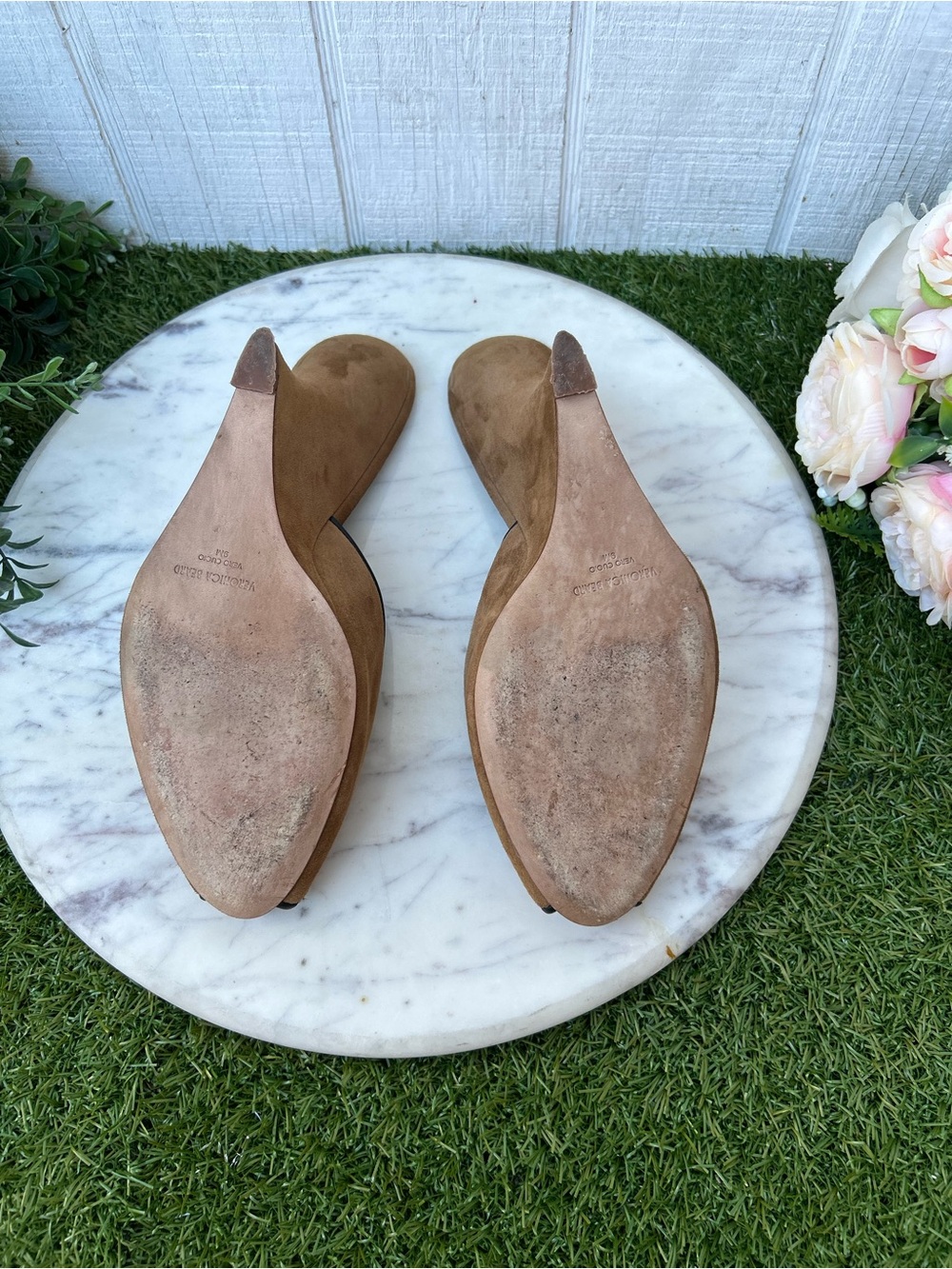 VERONICA BEARD
Mirabel Peep Toe Wedge Sandal
In Chestnut &Black Sz 9 gently used - Picture 15 of 16